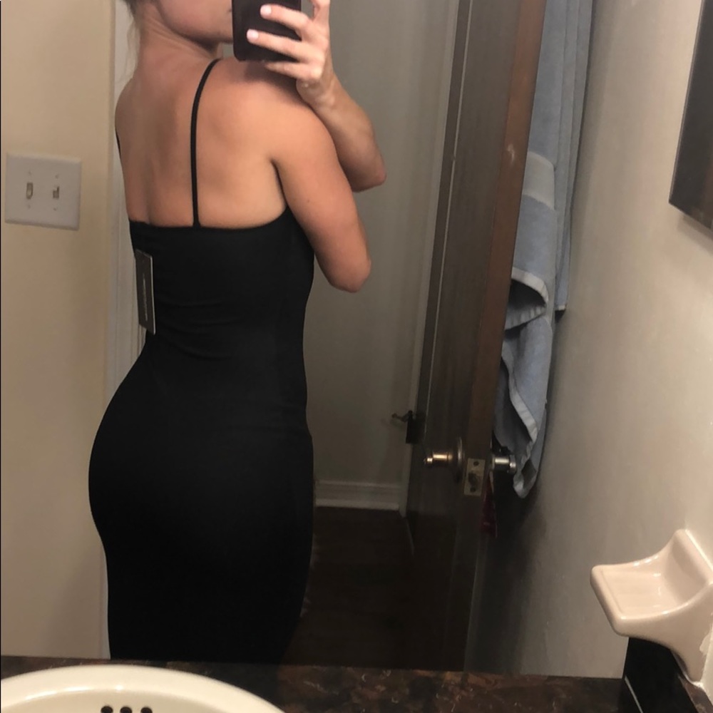 Little black dress - Picture 6 of 7